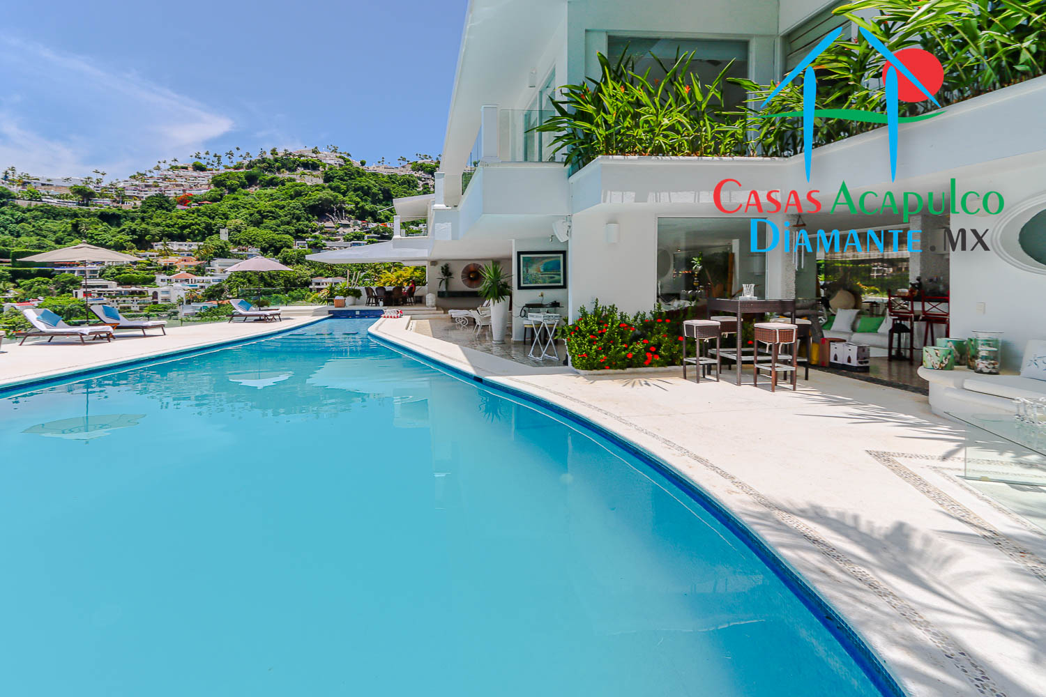 Villa Melgar - Terraza con alberca y asoleadero 9